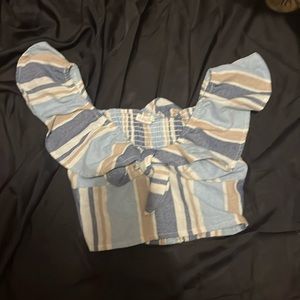 Off the sleeve crop top